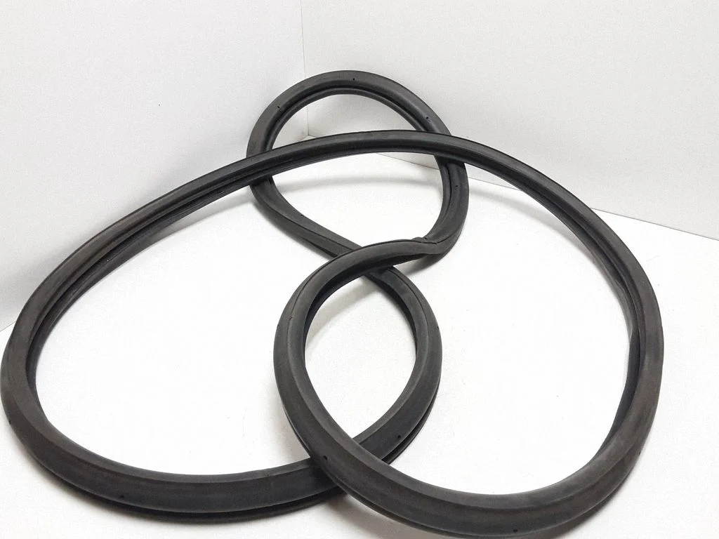 Loading door rubber seal (on body)