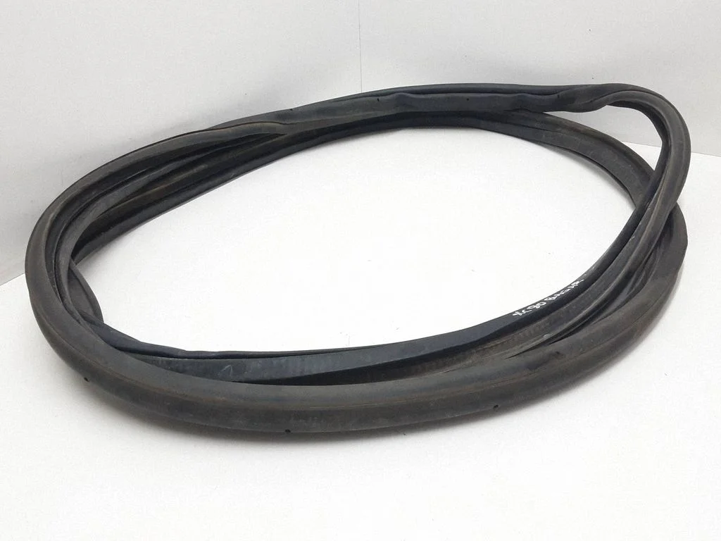 Loading door rubber seal (on body)