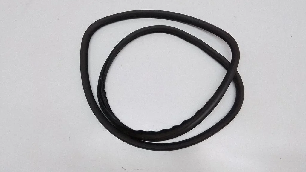 Front door rubber seal – Volvo V70 (2008-2013)