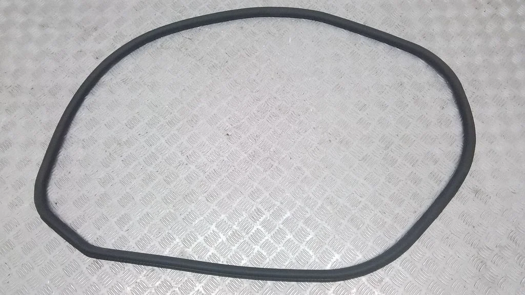 Front door rubber seal – BMW 7 Series F01 F02 F03 F04 (2008-2016)