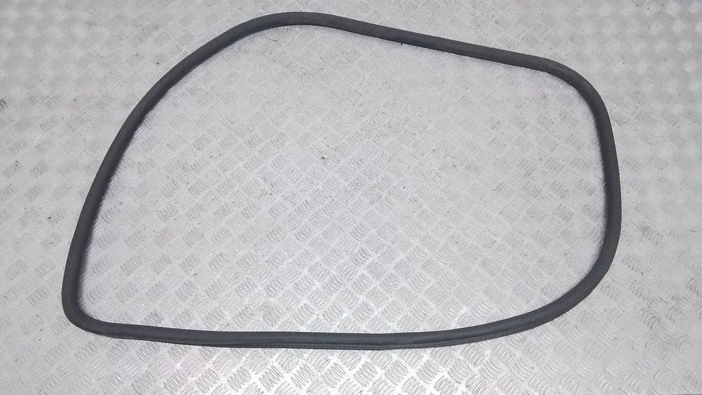 Front door rubber seal – BMW 7 Series F01 F02 F03 F04 (2008-2016)