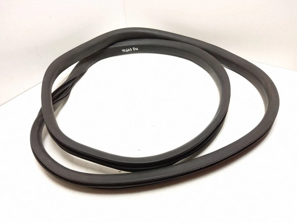 Front door rubber seal – front left