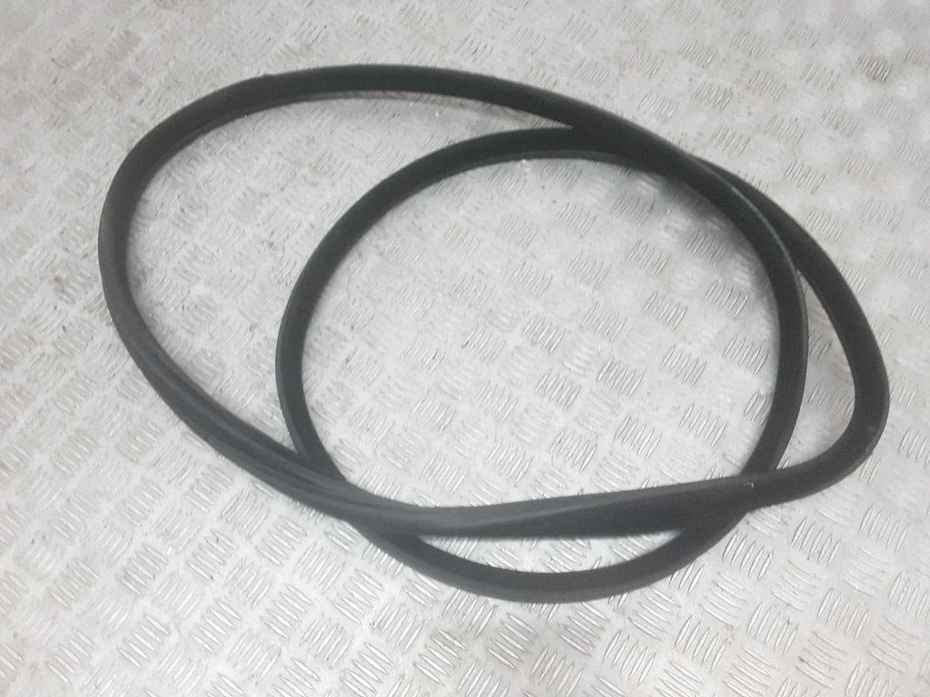 Esiukse tihend (kere pool) – BMW 5-seeria F10 F11 (2009-2016)