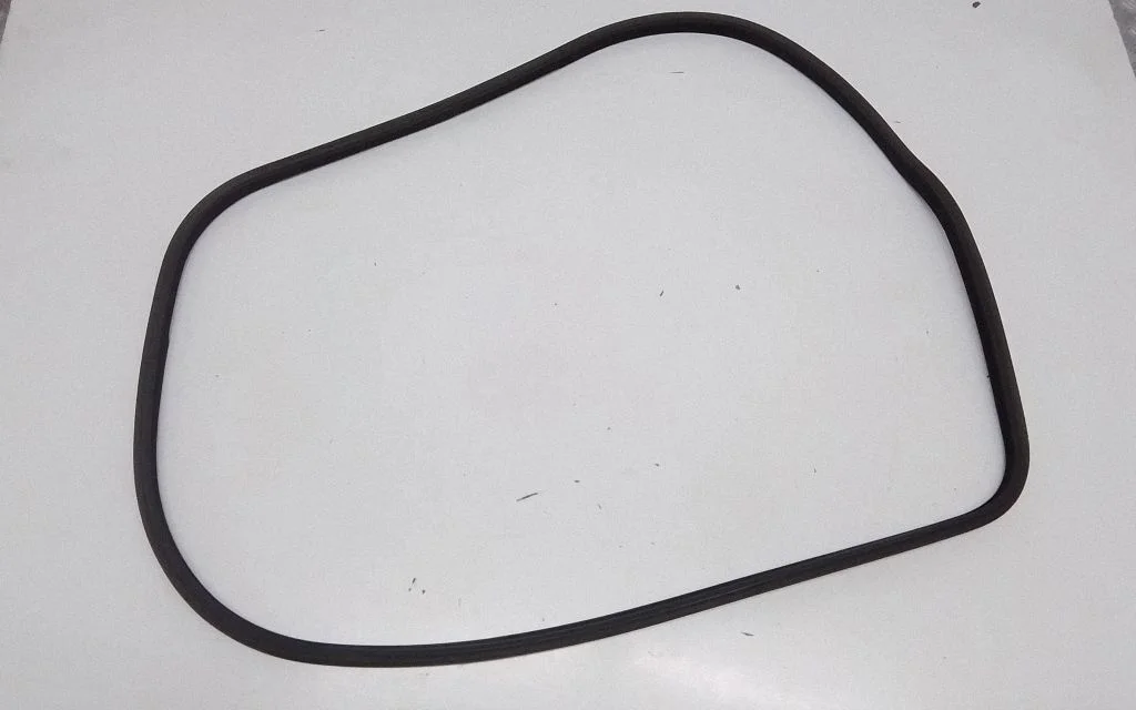 Esiukse tihend (kere pool) – BMW 3-seeria GT F34 (2013-2017)