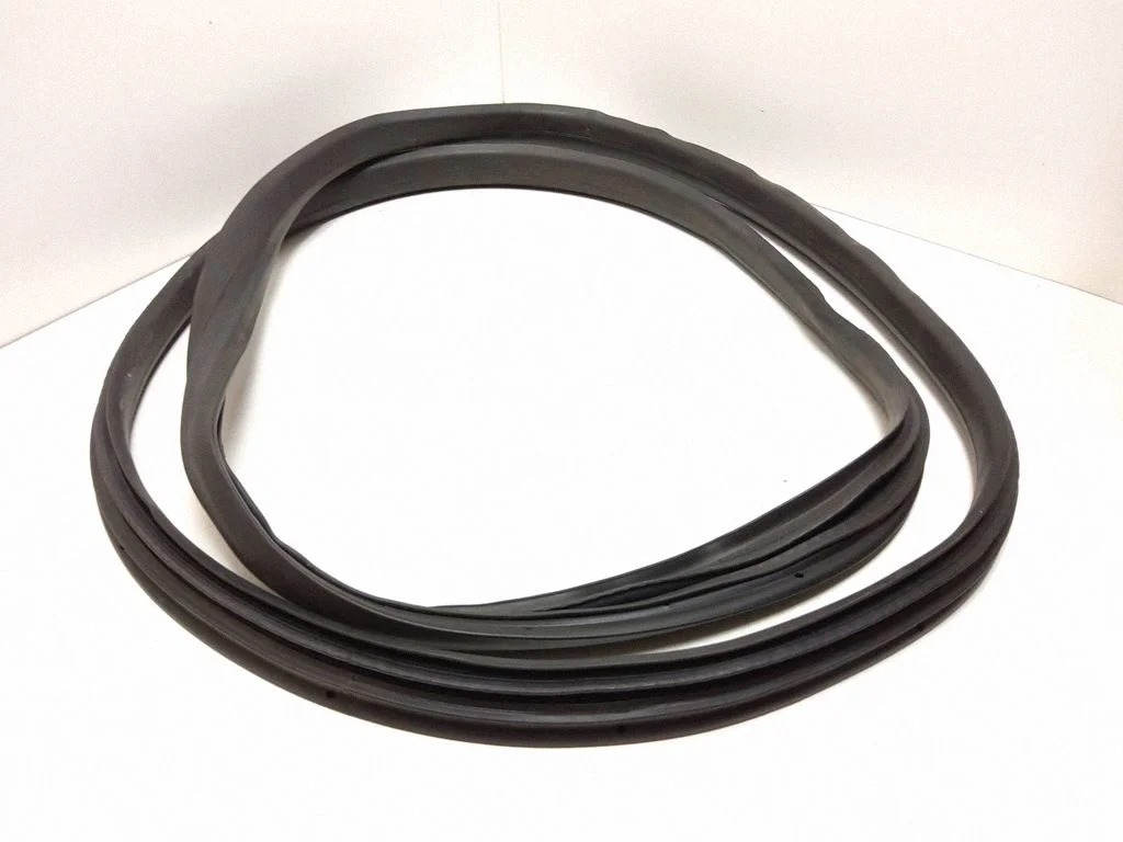 Front door rubber seal – front right