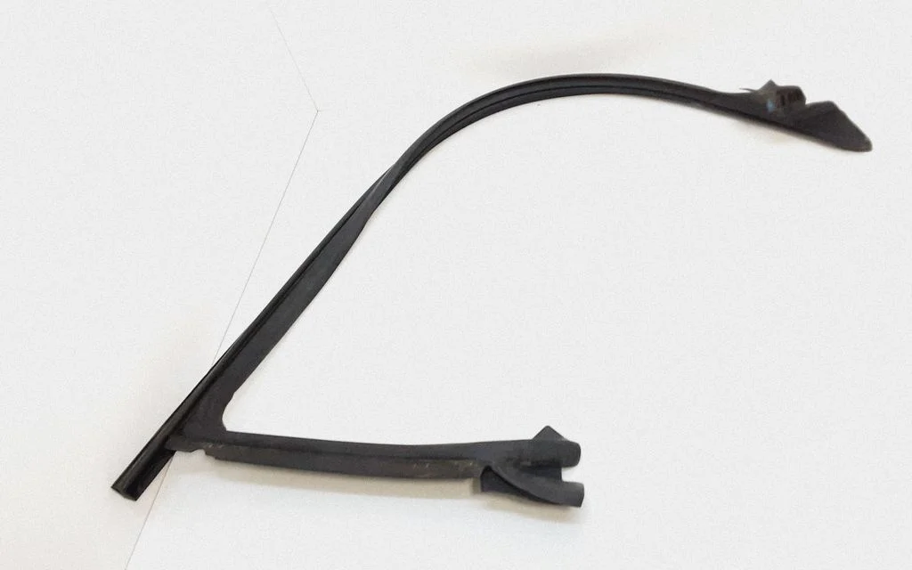 Esiukse tihend (kere pool) – Mercedes-Benz CLS-klass C219 (2003-2011)