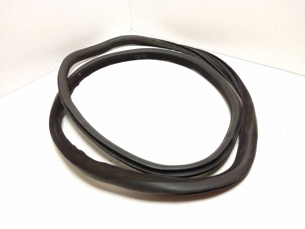 Esiukse tihend (kere pool) – Volvo S80 (2007-2013)