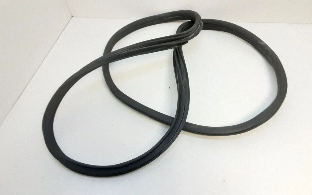 Front door rubber seal – Mercedes-Benz GLC-Class C253 (2016-)