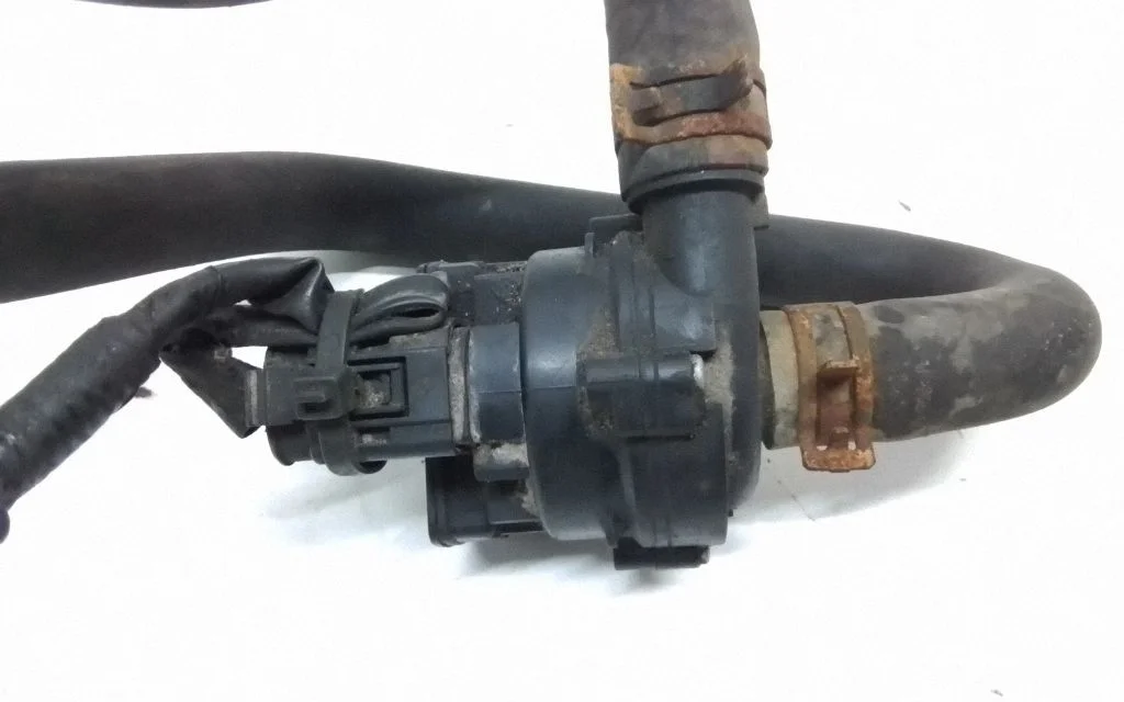 Electric auxiliary coolant/water pump – front