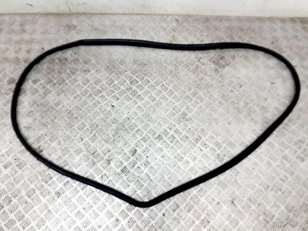 Esiukse tihend (kere pool) – Toyota RAV 4 (XA40) (2012-2018)