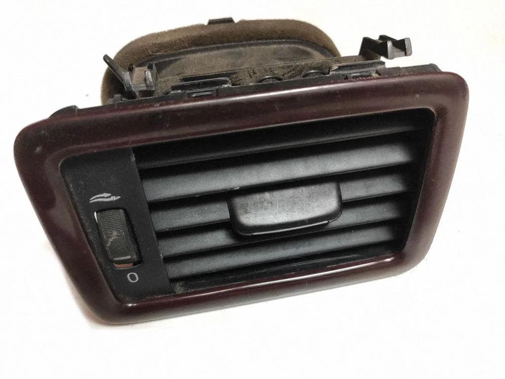 Armatuurlaua külje õhutusresti kate – Volvo S80 (2007-2013)