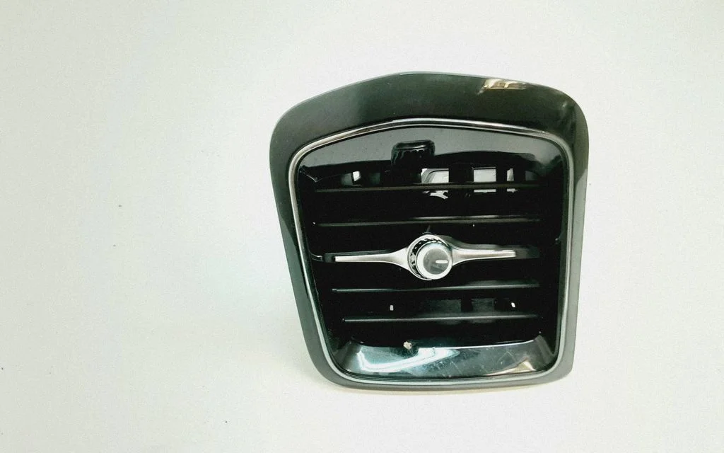 Dashboard side air vent grill/cover trim – Volvo S60 (2018-)
