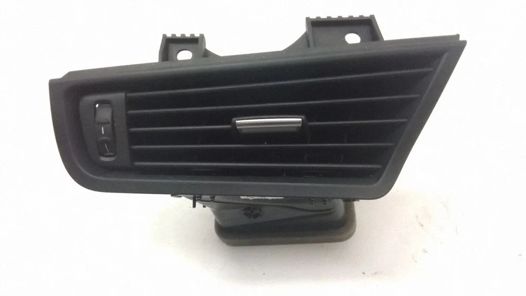 Dashboard side air vent grill/cover trim – BMW 5 Series F10 F11 (2009-2016)