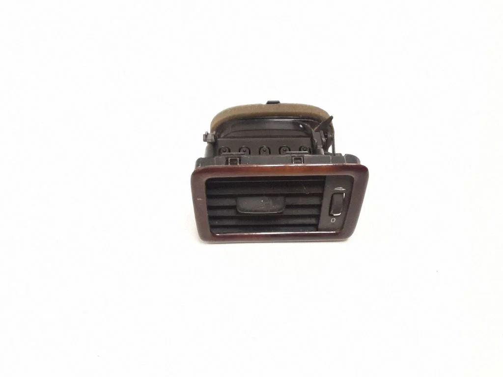 Dashboard side air vent grill/cover trim 30755178