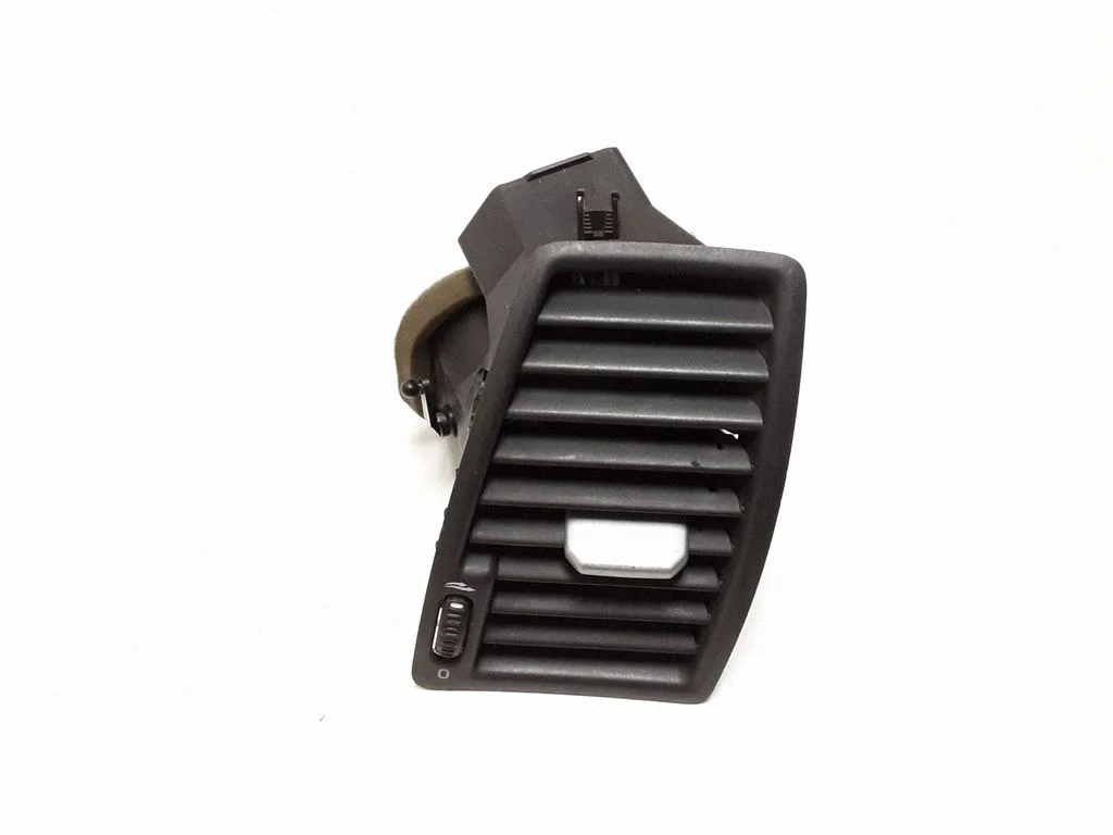 Dashboard side air vent grill/cover trim – Volvo XC90 (2007-2014)