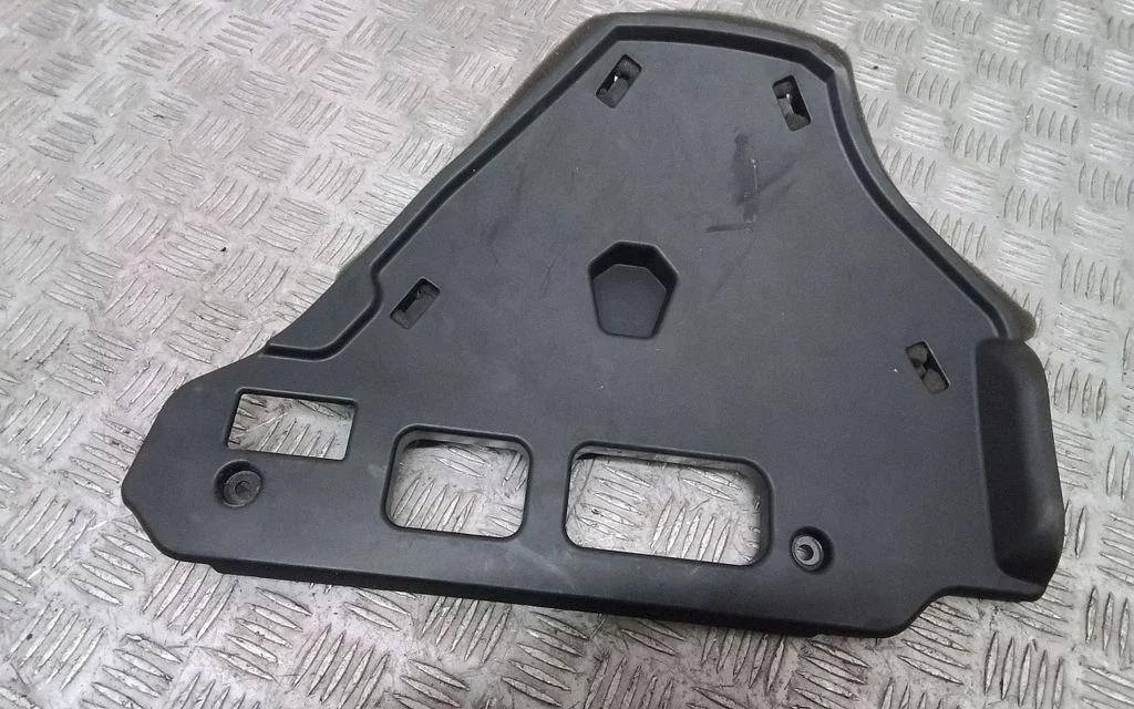 Dashboard lower bottom trim panel – Volvo S90, V90 (2016-)