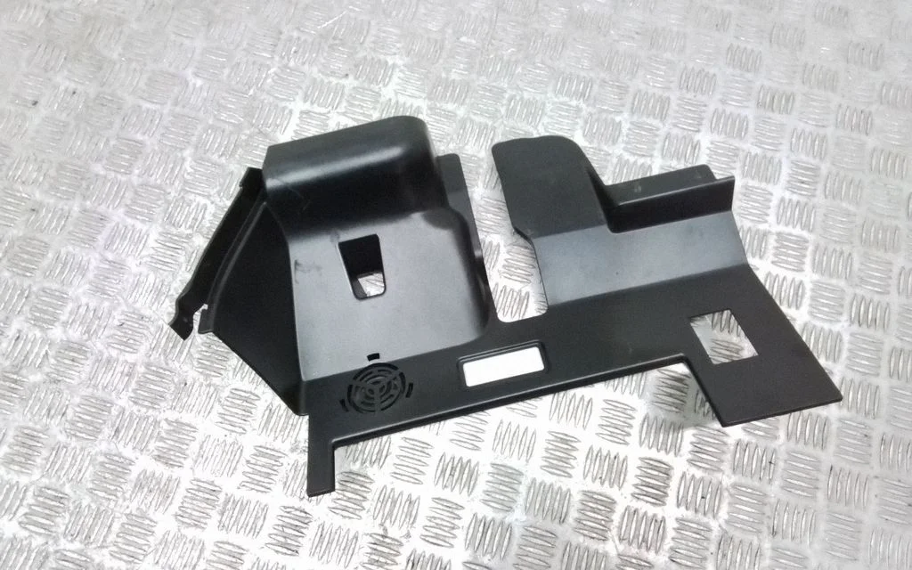 Dashboard lower bottom trim panel – BMW i3 (2013-)