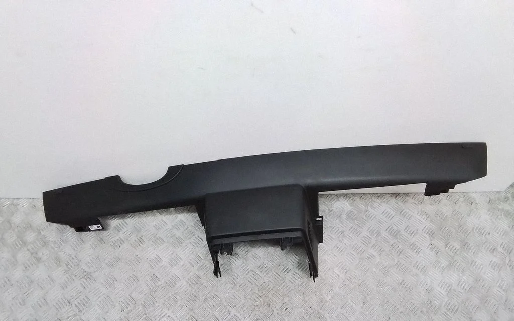 Dashboard lower bottom trim panel – BMW i3 (2013-)