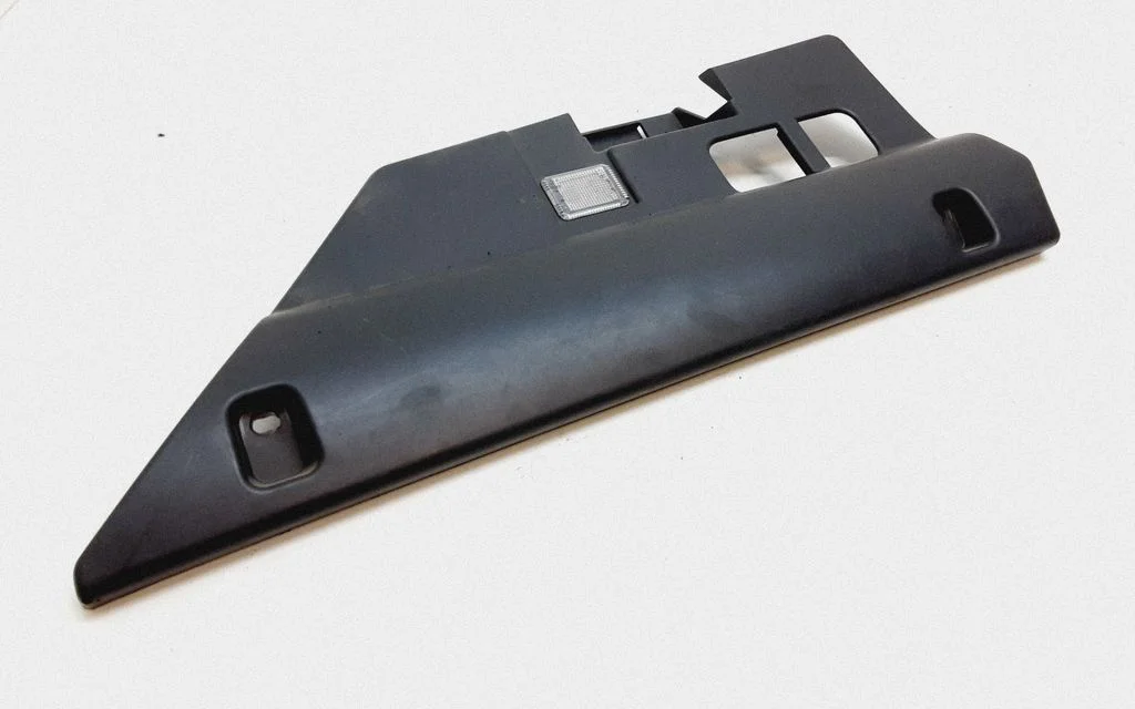Dashboard lower bottom trim panel – Volvo XC60 (2009-2013)