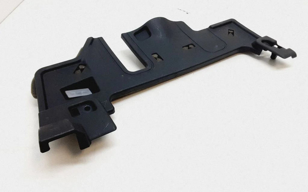 Dashboard lower bottom trim panel – Volvo S90, V90 (2016-)