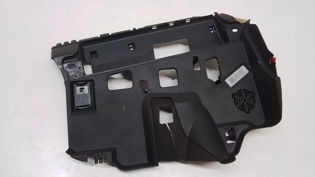 Armatuurlaua alumine viimistluspaneel – BMW 7-seeria F01 F02 F03 F04 (2008-2016)