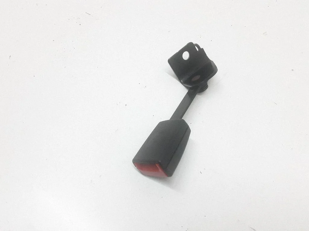 Rear seatbelt buckle – BMW 7 Series F01 F02 F03 F04 (2008-2016)