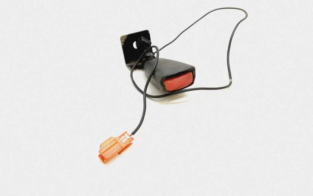 Rear seatbelt buckle – Volvo C30 (2007-2010)