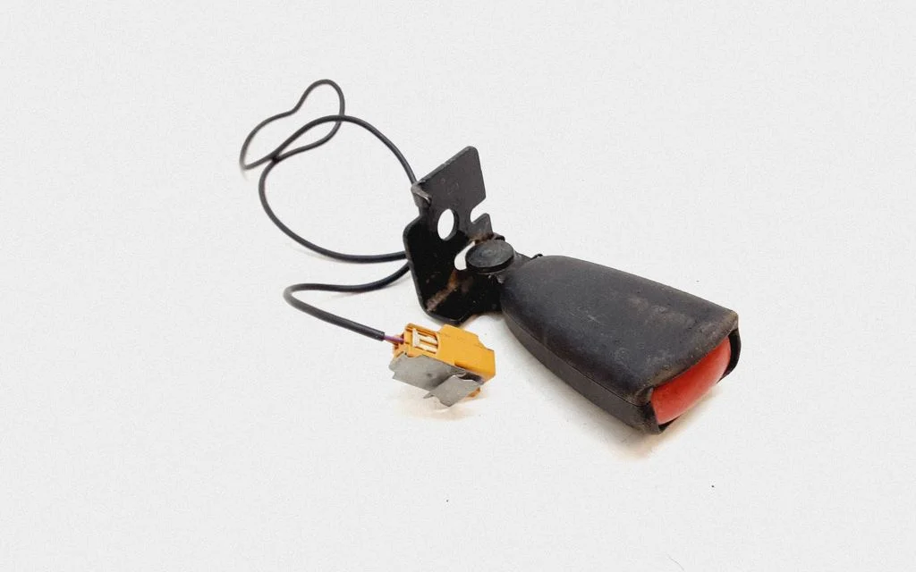Rear seatbelt buckle – Volvo S40 (2008-2012)