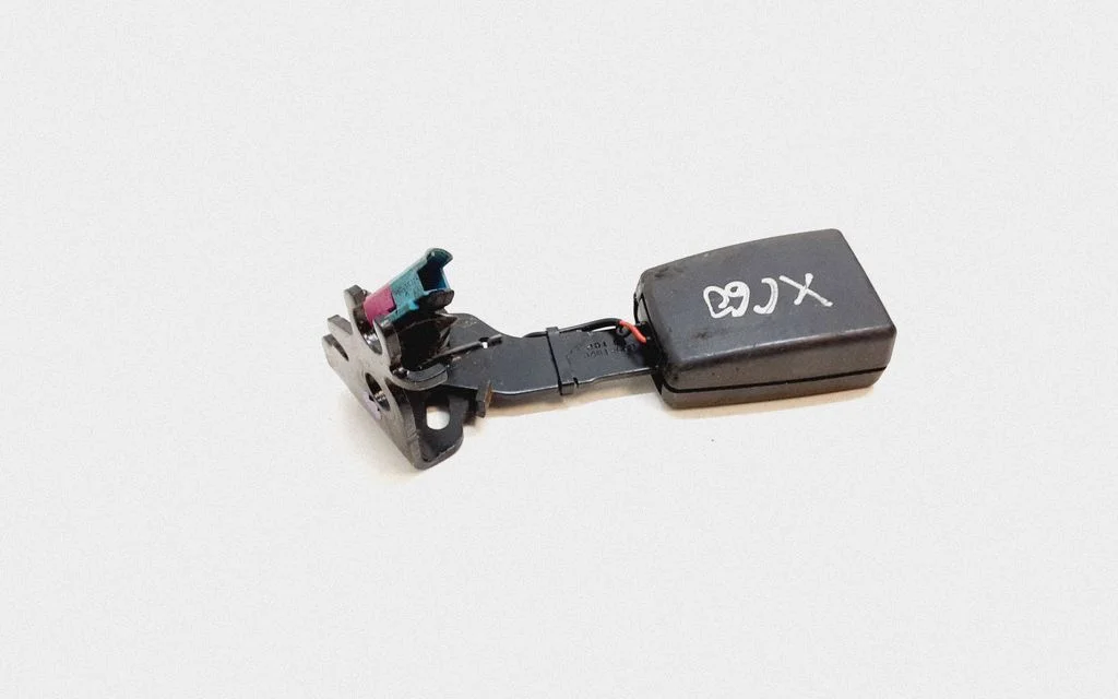 Rear seatbelt buckle – Volvo XC60 (2009-2013)