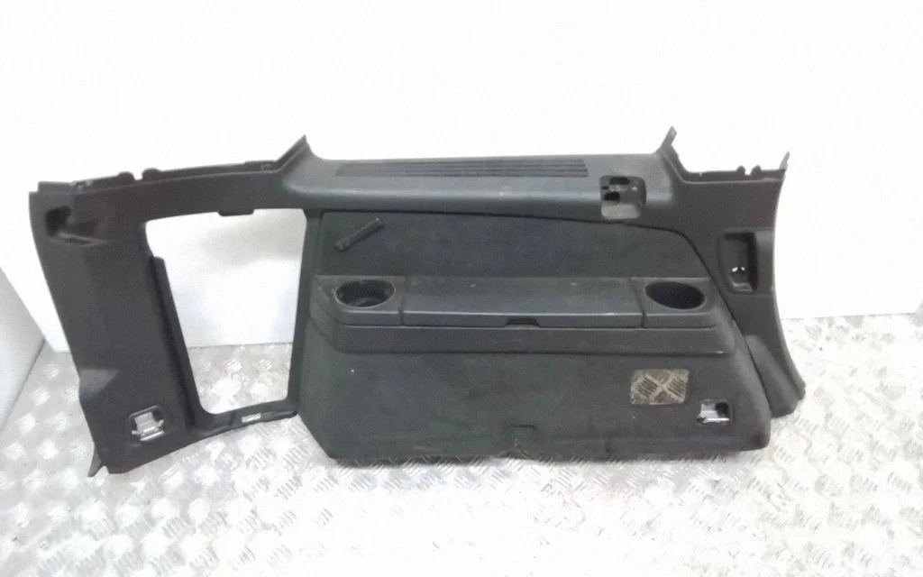 Trunk/boot side trim panel – Volvo XC90 (2007-2014)
