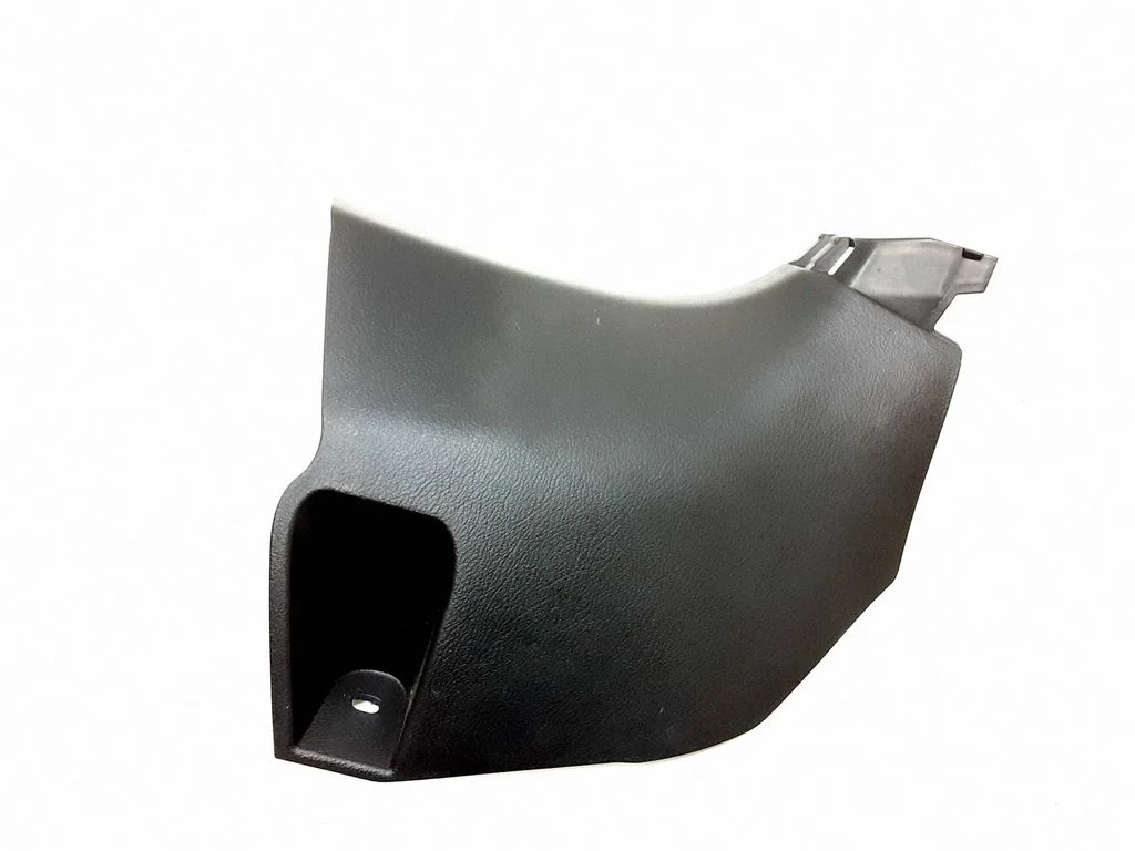 Foot area side trim