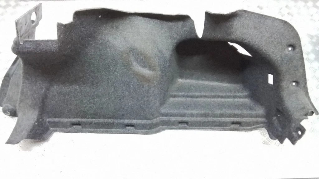 Pagasiruumi külje viimistluspaneel – Volkswagen Passat CC (2008-2016)