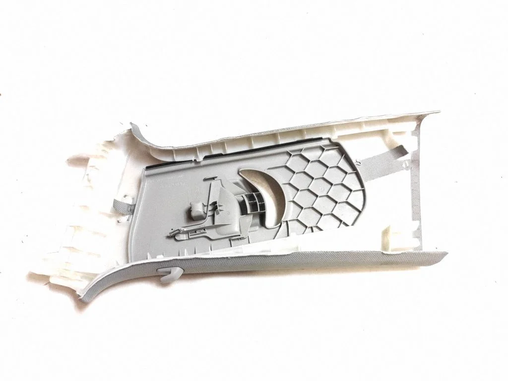 (B) piilari kate (ülemine) – Audi A4 Allroad B8 (2008-2016)