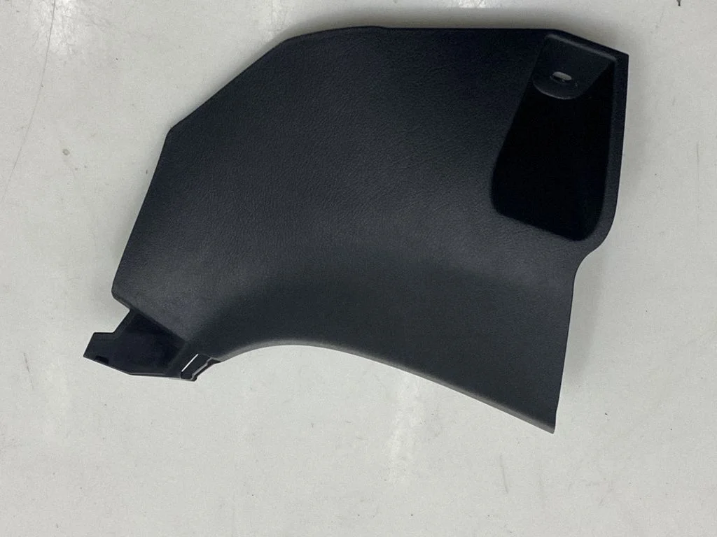 Foot area side trim