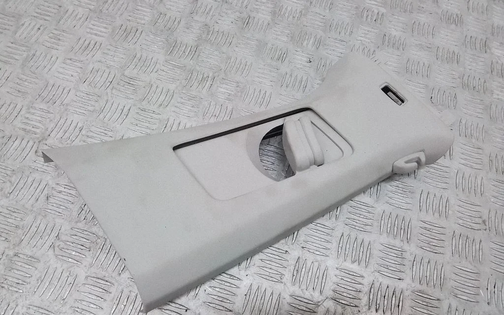 (B) pillar trim (top) 17A867244