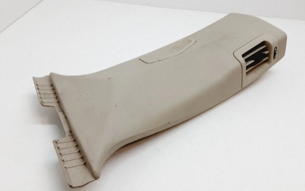 (B) pillar trim (top) – Volvo XC60 (2009-2013)