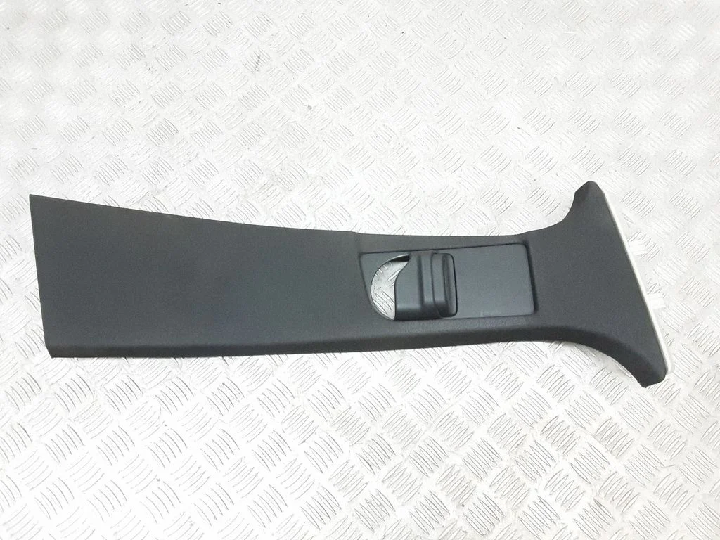 (B) pillar trim (top) – Mercedes-Benz GLC-Class C253 (2016-)