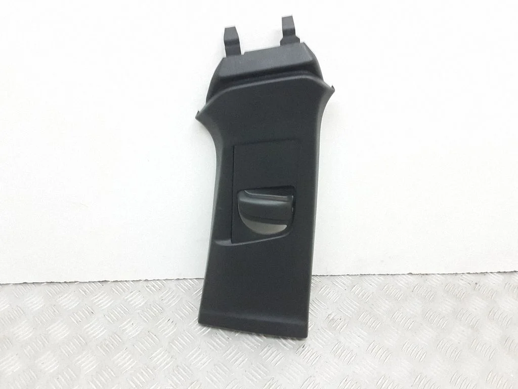 (B) pillar trim (top) 31102350