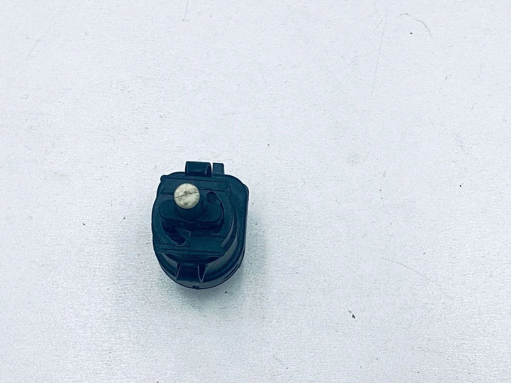 Pozostałe przełączniki i pokrętła 3M5T13480AC