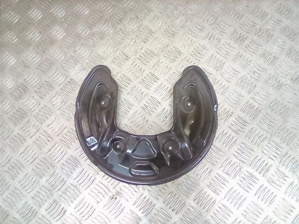 Rear brake disc plate dust cover – Mercedes-Benz C-Class W205 (2014-2021)