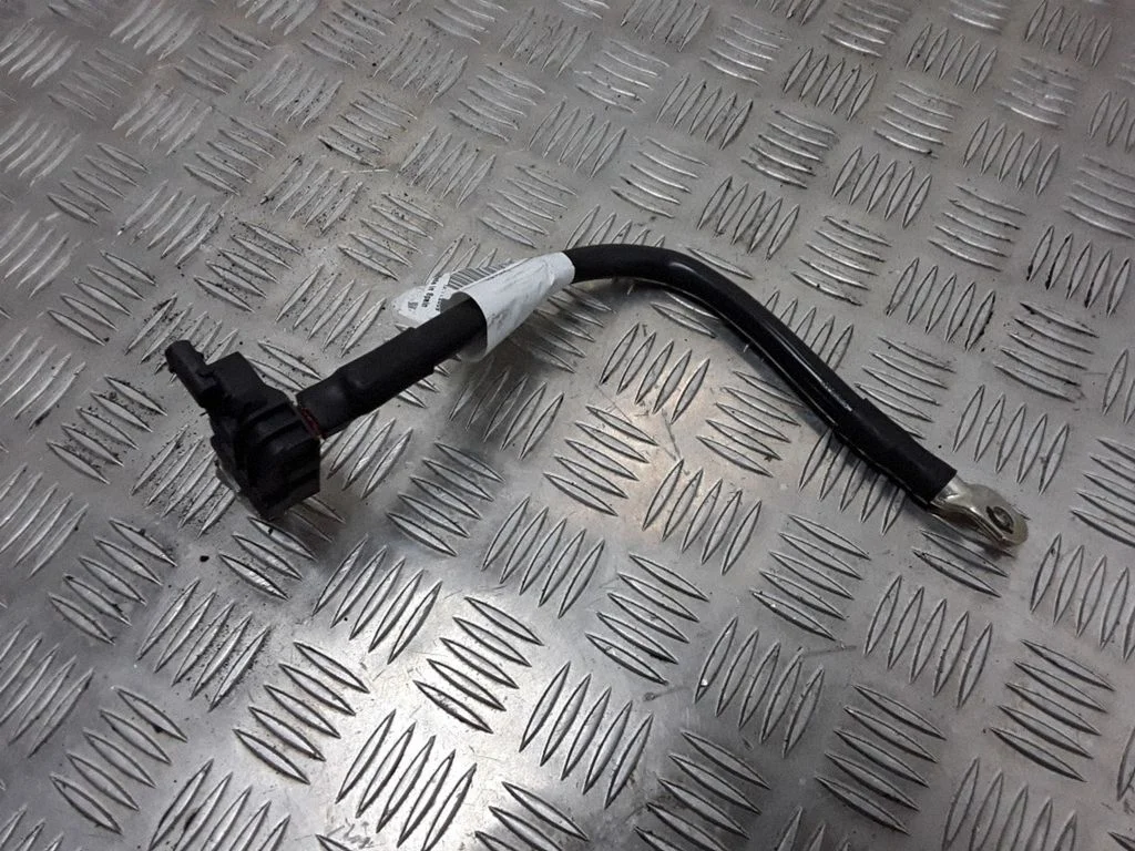 Miinusjuhe (aku) 8R0915181 – Audi Q5 SQ5 8R (2008-2017)