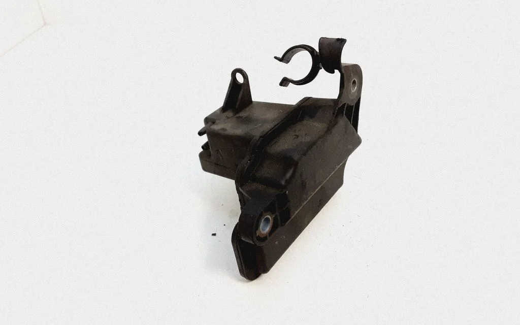 Vacuum air tank – Volvo V70 (2005-2008)