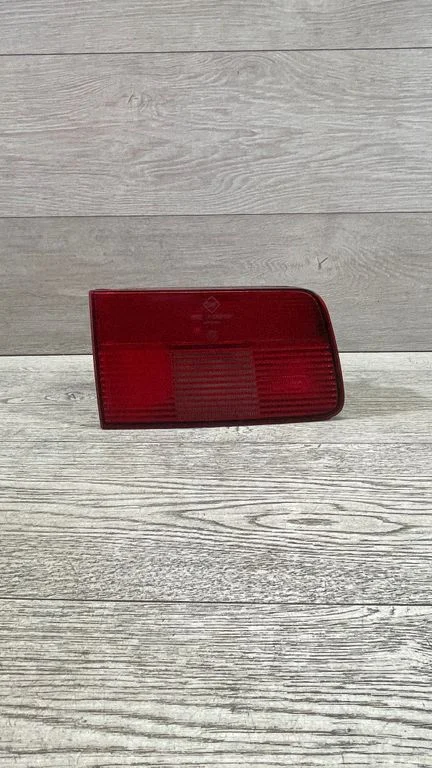 Lampa tylna w klapie – BMW Seria 5 E39 (1996-2003)