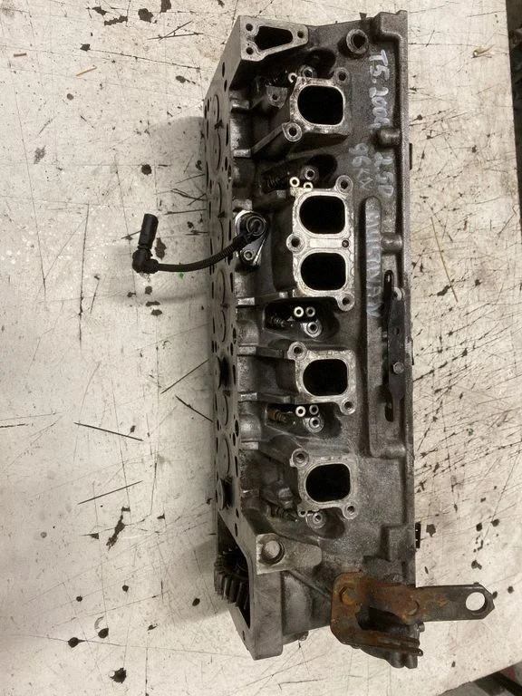 Engine head – Volkswagen Multivan T5 (2003-2015)