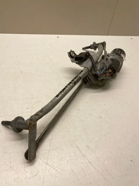 Front wiper linkage