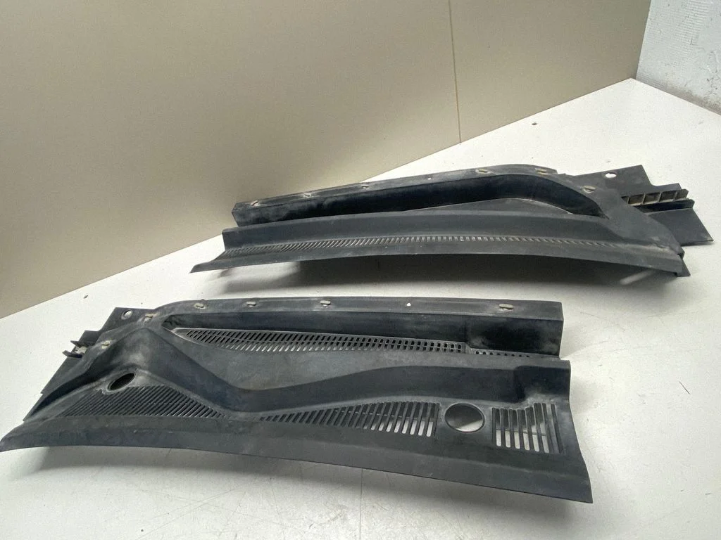 Wiper trim – Ford Ranger (2012-2018)