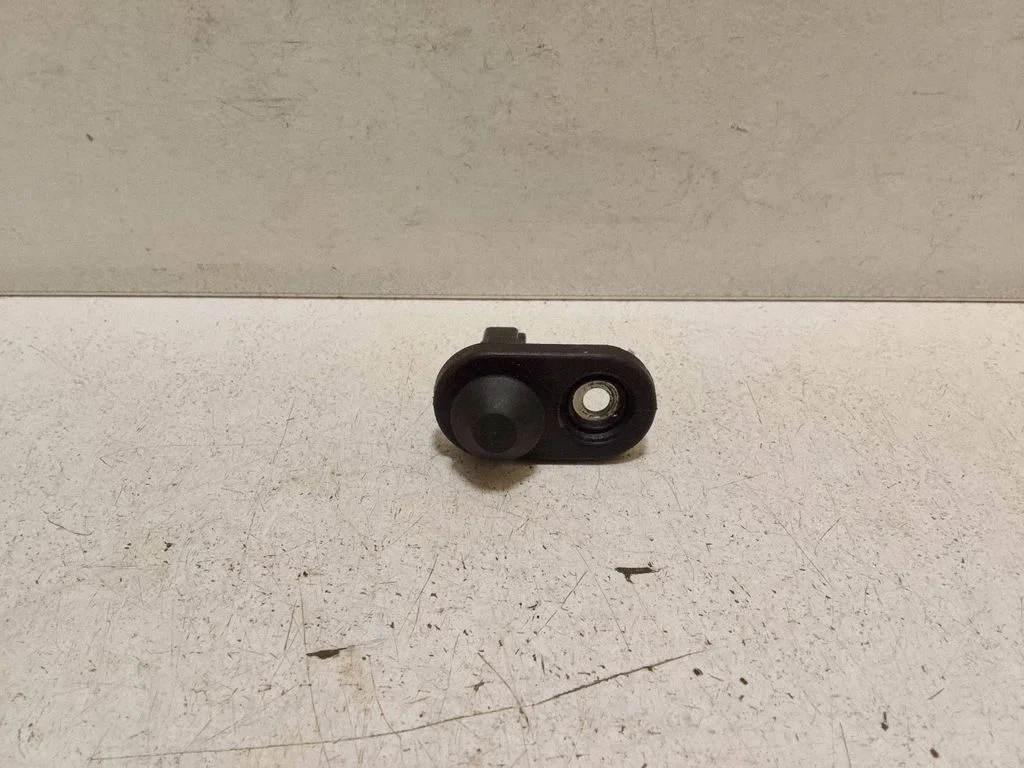 Rear door sensor – Toyota Auris 150 (2006-2012)