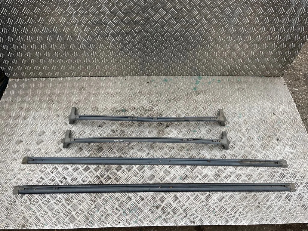 Roof bar rail