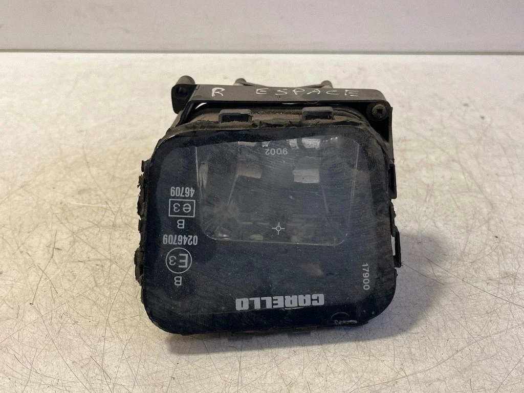 Front fog light E30246709