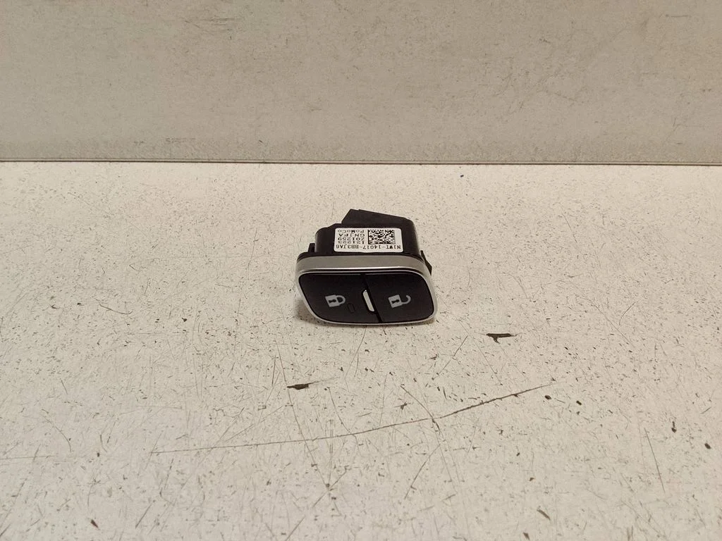 Central locking switch button – Ford Ranger IV (2022-)